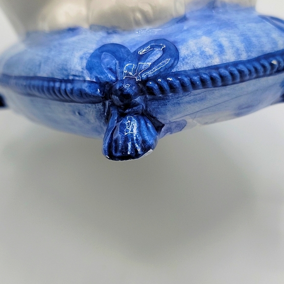 Vintage Majolica Italy Cat On Blue Pillow w/ Hand Painted Flowers On The Back - Picture 13 of 14